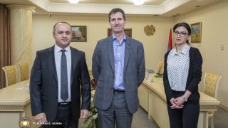 Представители посольства Соединенного Королевства Великобритании и Северной Ирландии в Армении посетили Следственный комитет Армении (фото)